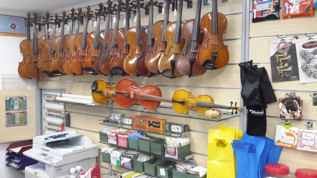 Violins and bow string instruments accessories - Bank. 170/2018 - Naples Law Court - Sale 2